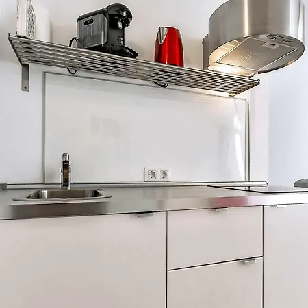 One Bedroom Near Aqualand דירה אדחה